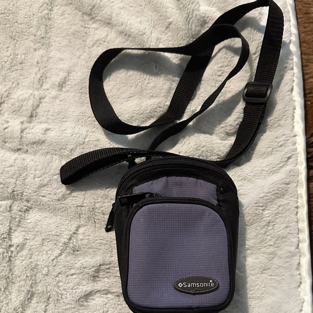 Samsonite Camera Bag with Belt Loop & Shoulder Strap